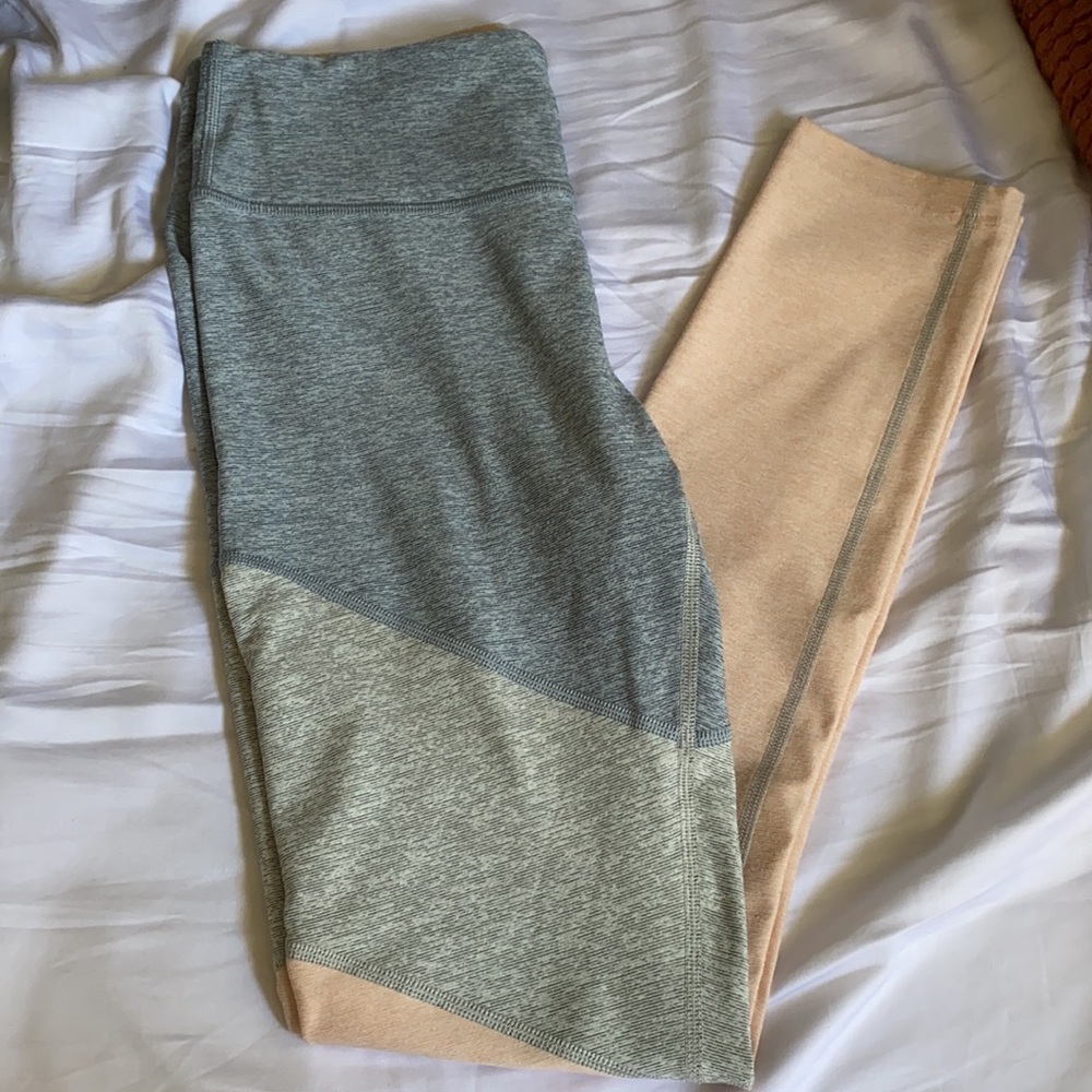 Outdoor Voices Athena Crop & 7/8 Spring Leggings